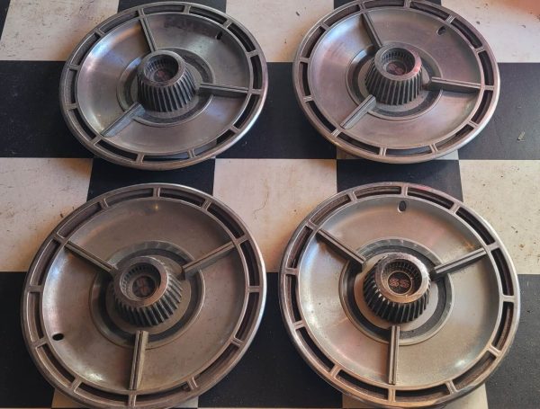 1964 Chevy Impala SS Hubcaps