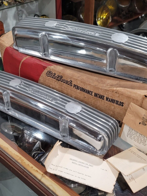 vintage edelbrock valve covers